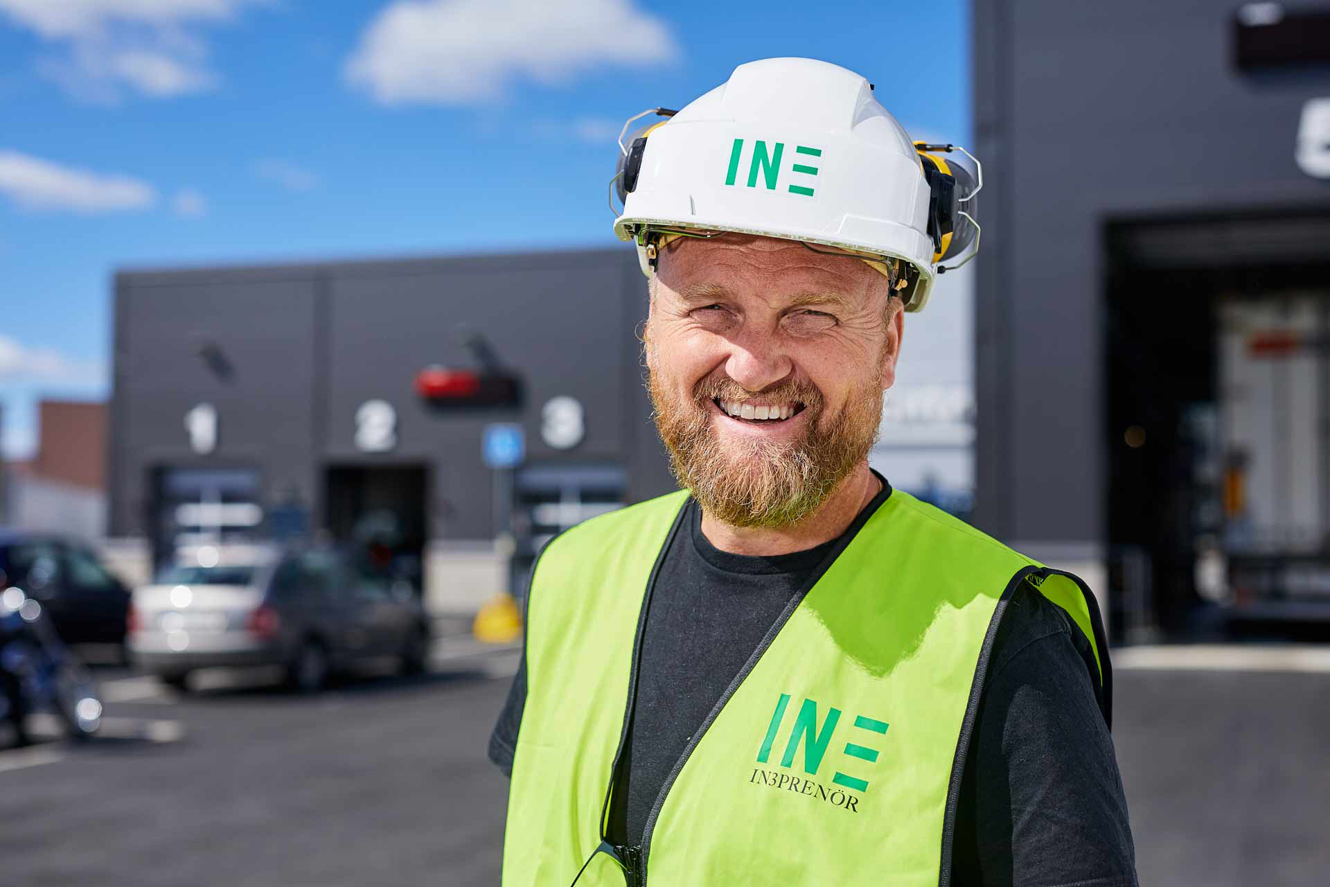 Porträtt av medarbetare från IN3prenör på byggarbetsplats efter färdigställt projekt vid Opus-byggnation. Foto Martin Ekwall.