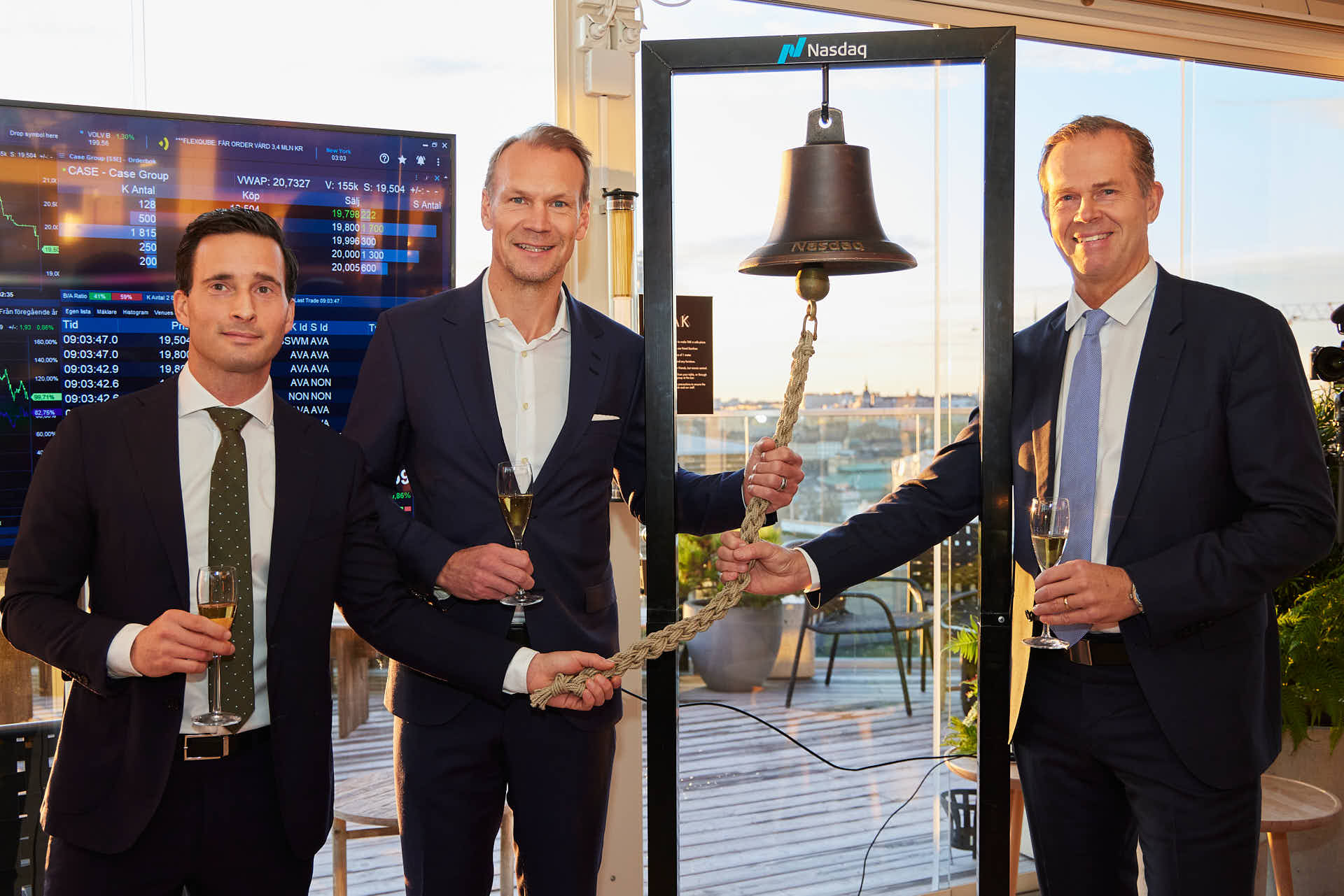 Case Fonder öppnar aktiehandeln på Nasdaq-börsen med Johan Andrassy vd, Niklas Lidström och Stefan Edberg. Foto av Martin Ekwall.