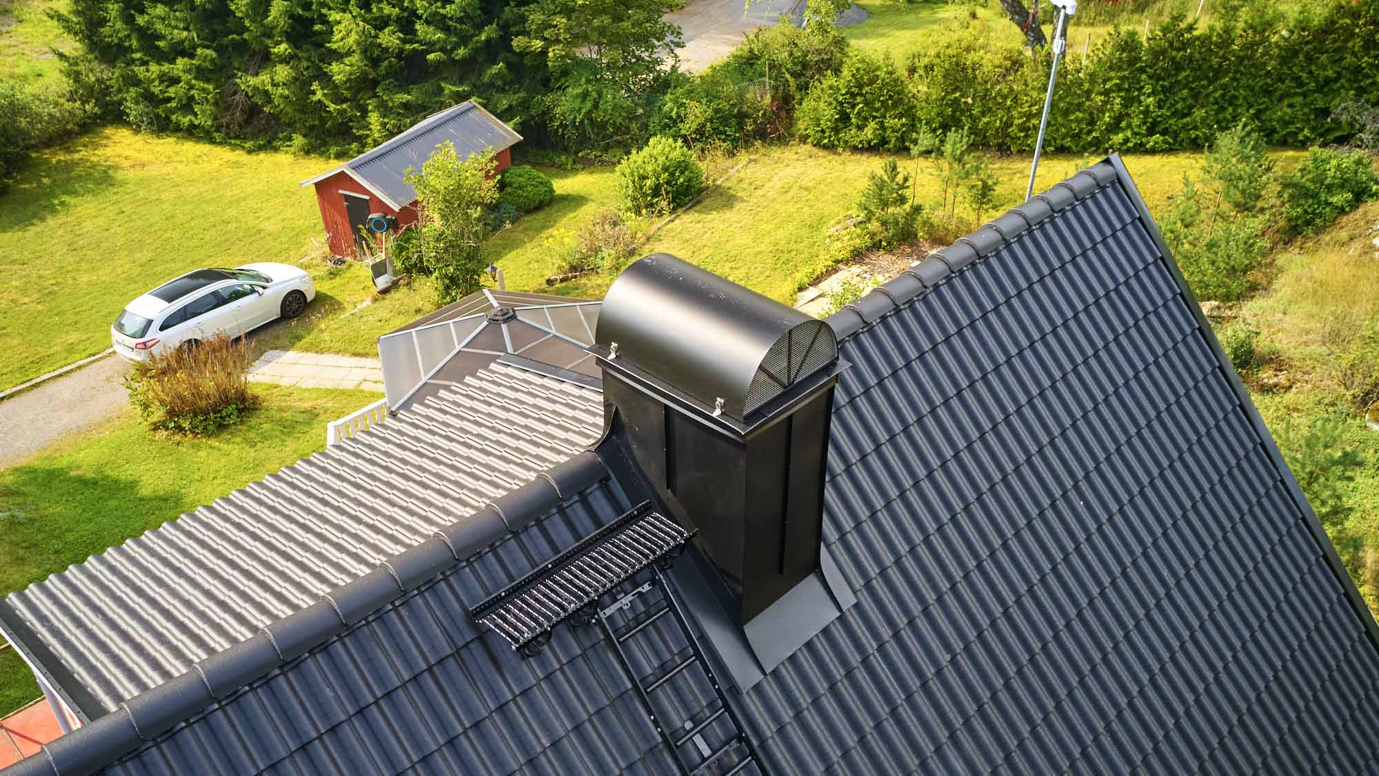 Dronarfoto villa skorsten haninge. Foto Martin Ekwall